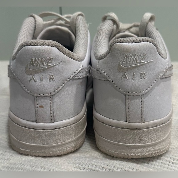NIKE Size 5.5 Youth Boys White Air Force One Monotone Low-Rise Lace Up Sneakers - Picture 12 of 14